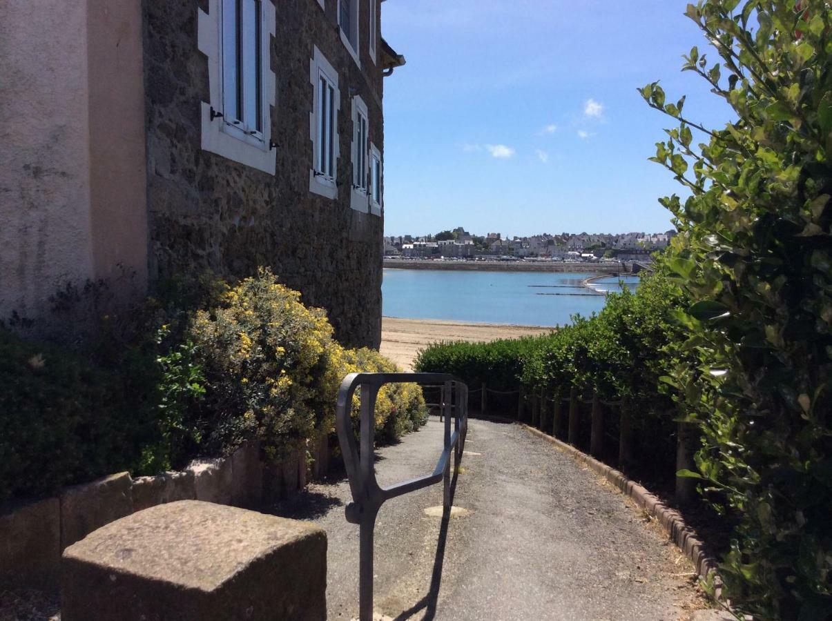 Le Dauphine 20M De La Plage Saint-Malo Luaran gambar